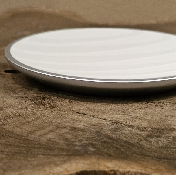 AT&T Wireless charger - Picture 6 of 11